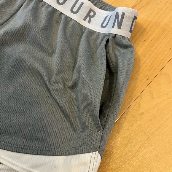 Under Armour Women's Moisture Wicking Play Up 3.0 Gym Shorts, 3" - Picture 8 of 9